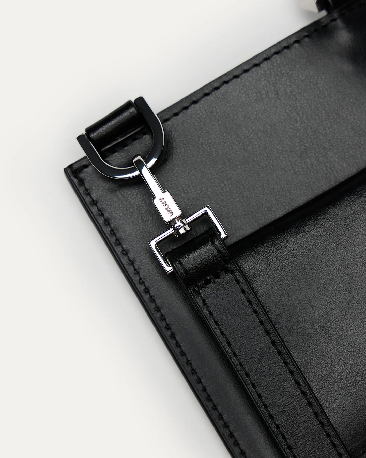 Arch Smooth Leather Phone Bag