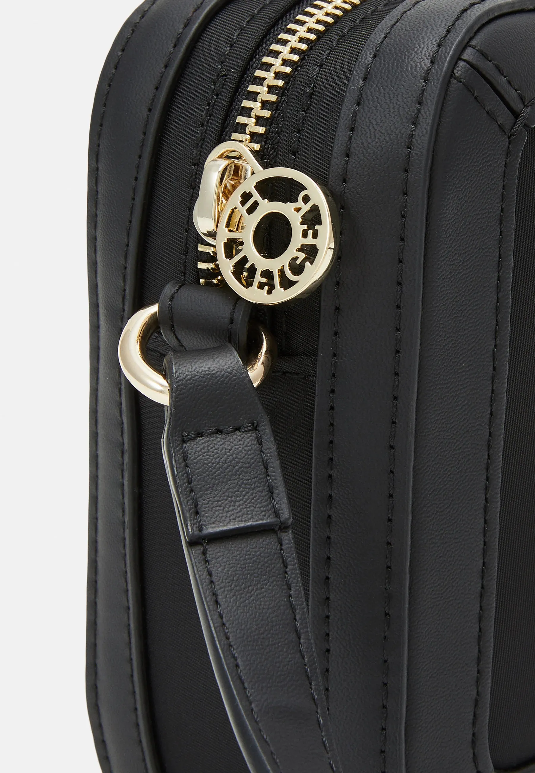 Black essential flap crossover bag