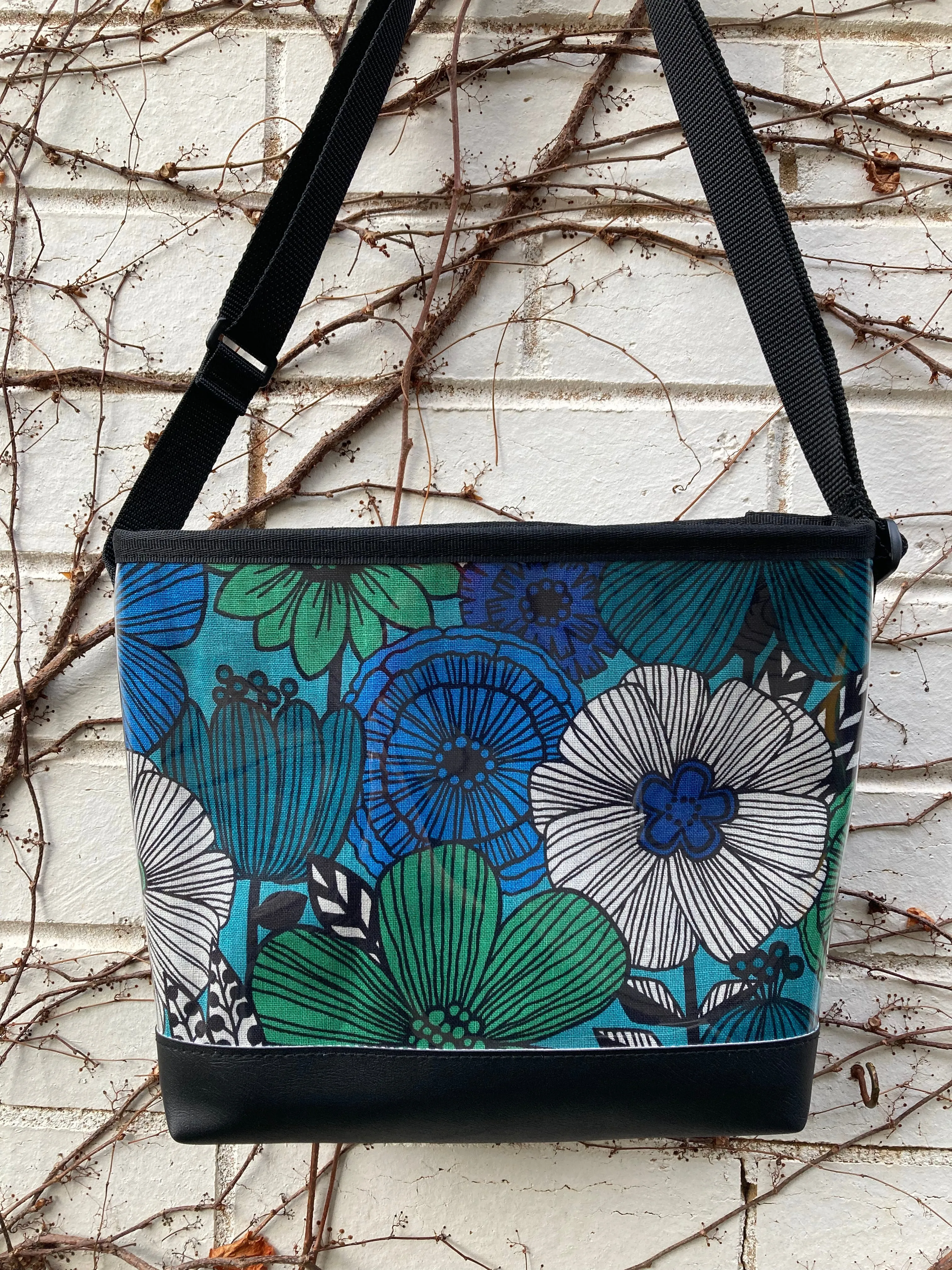 Carmie Bag - Mattina Di Vacanza Isla Floral - Blue