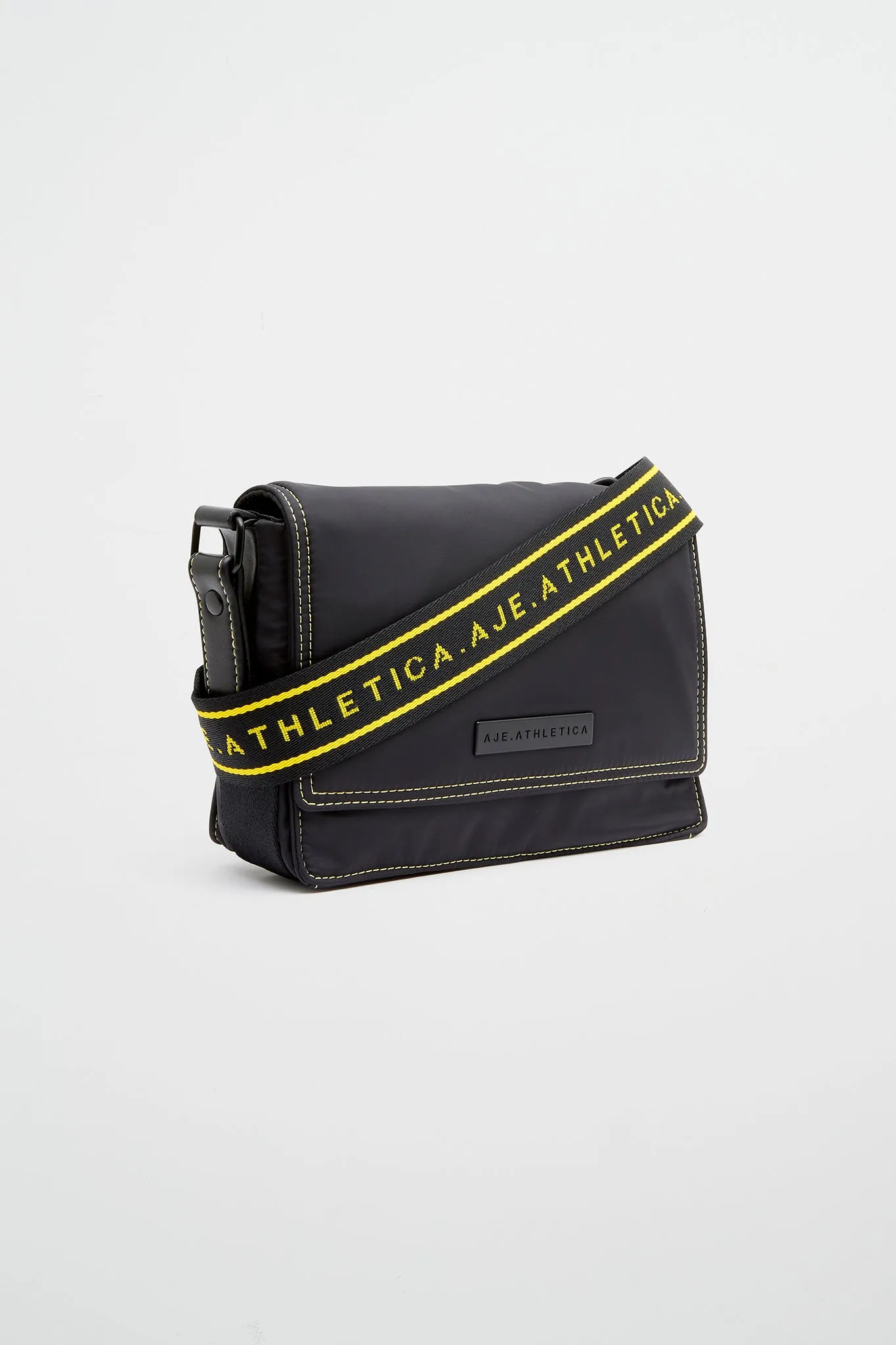 Classic Logotape Crossbody 904