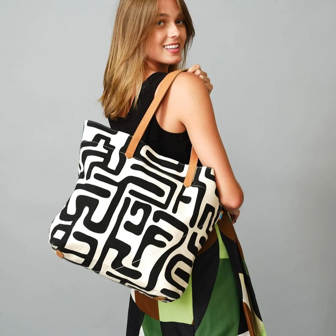 Go-To Tote - Black Kuba